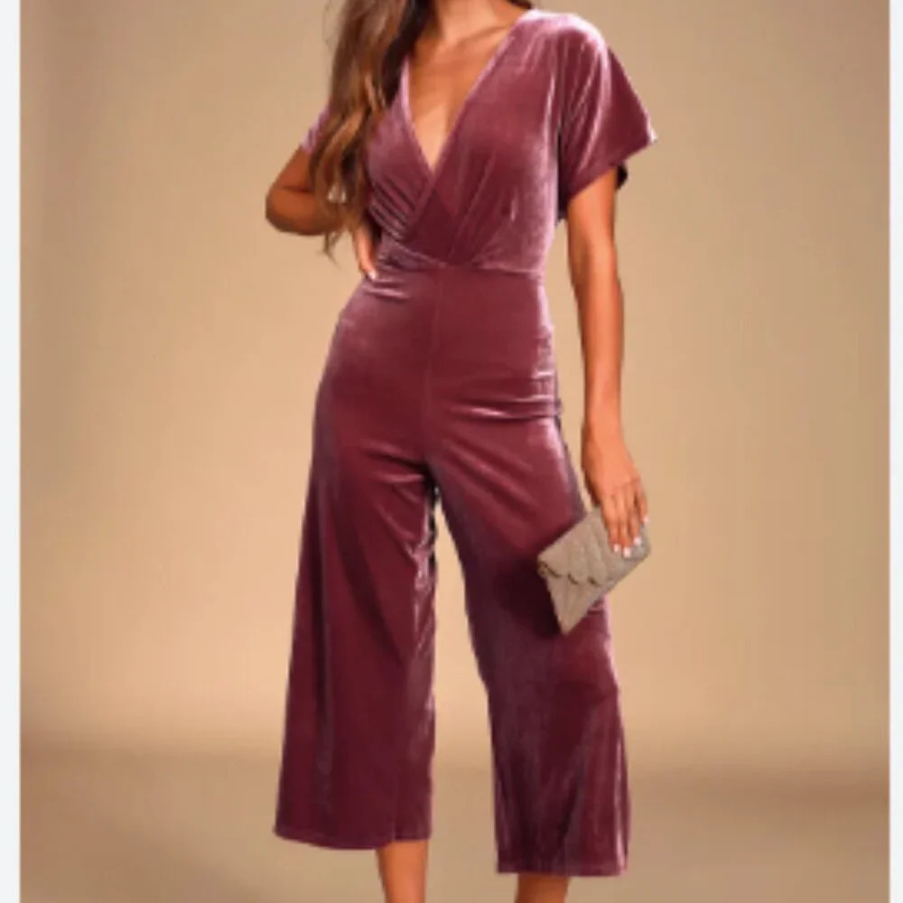 Lulus Trendy Awakening Mauve Velvet Surplice Culotte V-Neck Jumpsuit Size M